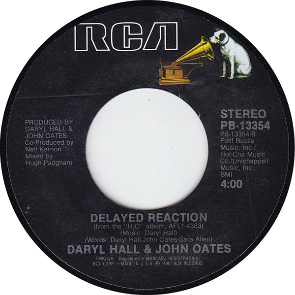 Daryl Hall + John Oates – Maneater 7" 45 rpm